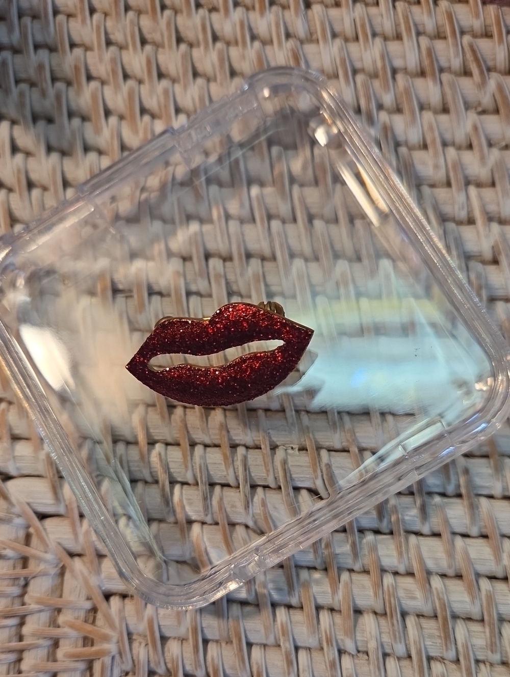 Glitter Red Lip Pin Brooch